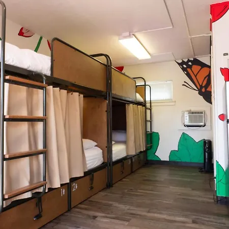 Rad Hostel-3