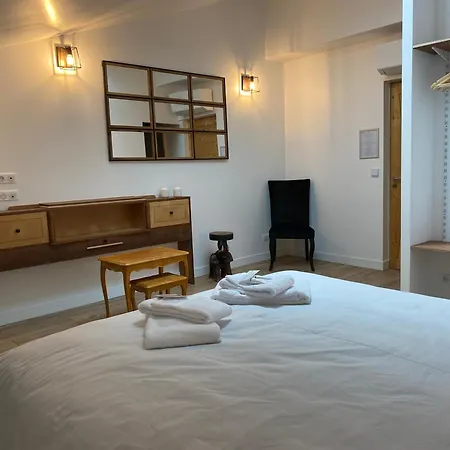La Bellours Maison d Hôtes avec Piscine-2
