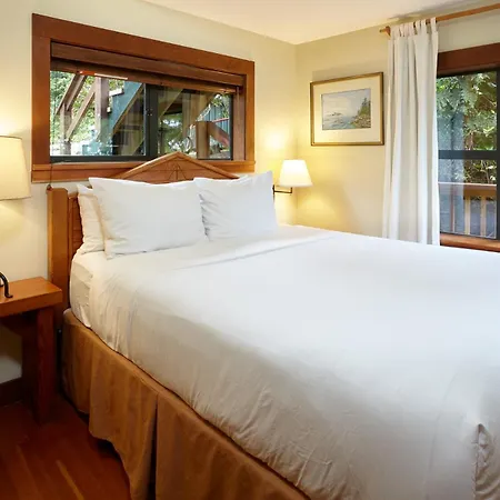 Middle Beach Lodge-3