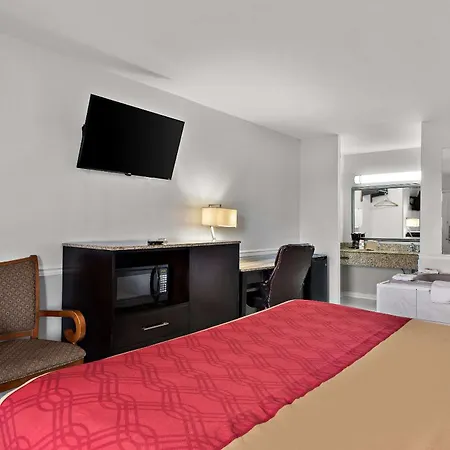 Econo Lodge Princess Anne-3