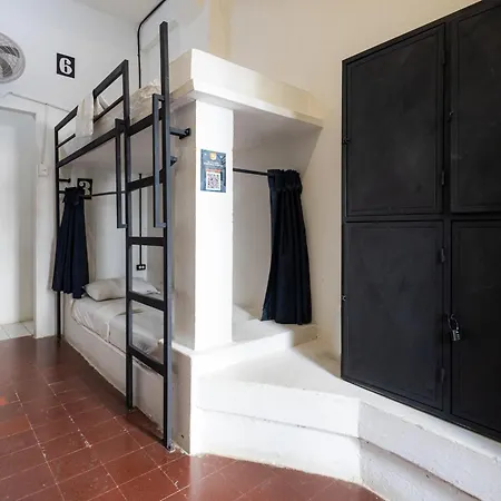 Media Luna Hostel Cartagena-2