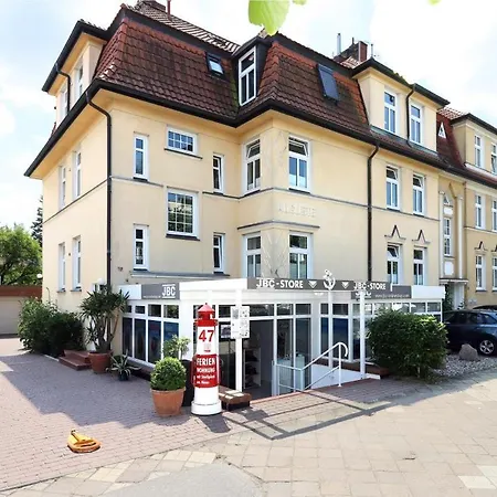 Villa Warnemünde Ferienwohnungen-3