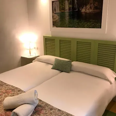 Leon Dormido Rooms & Apartments-2
