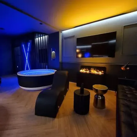 Love Room-2