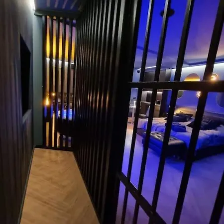 Love Room-3