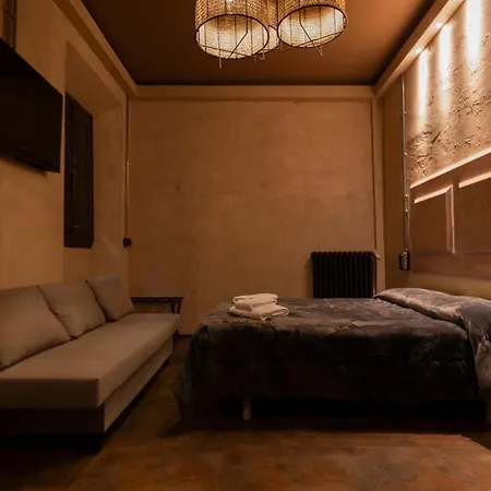 Hotel & Hostel 7-3