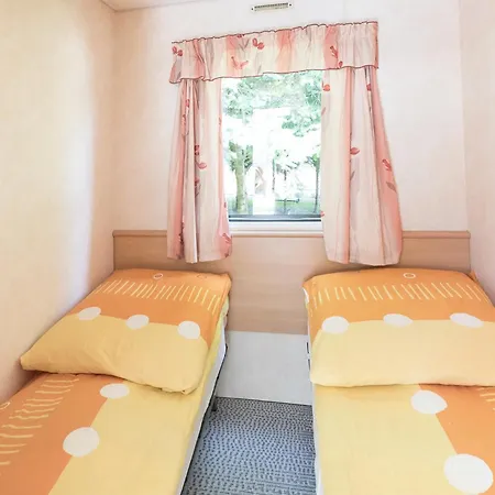 Holiday Lodge-3