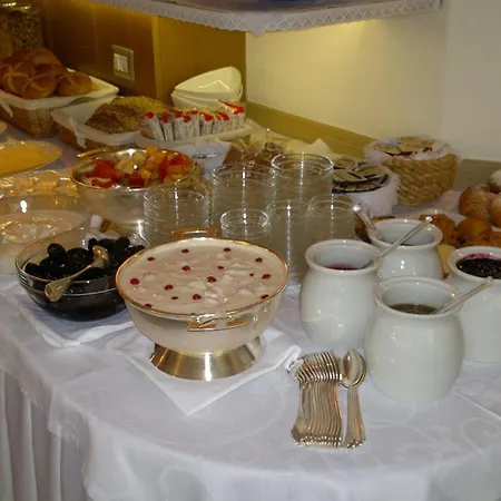 Hotel Ingram-3