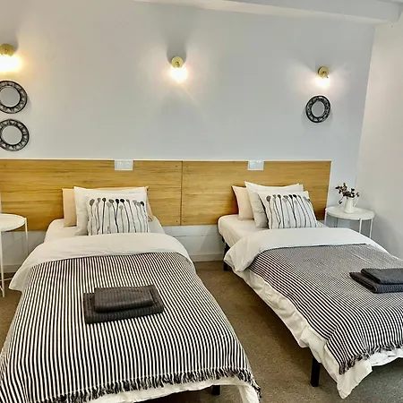 Hola Hostel Alicante-3