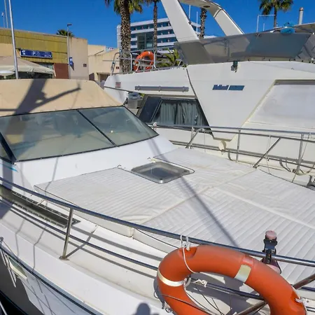 Boat Hotel Barcelona-2