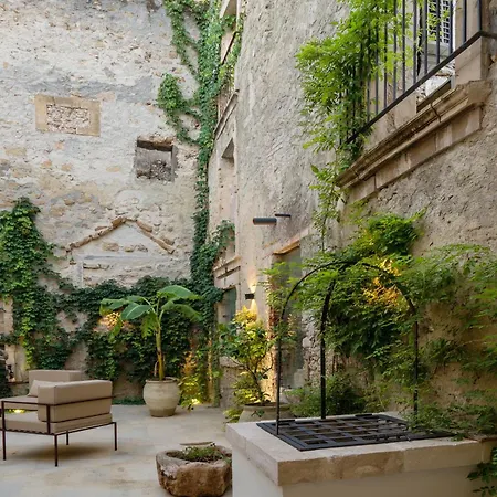 Isabella di Castiglia Apartments-2