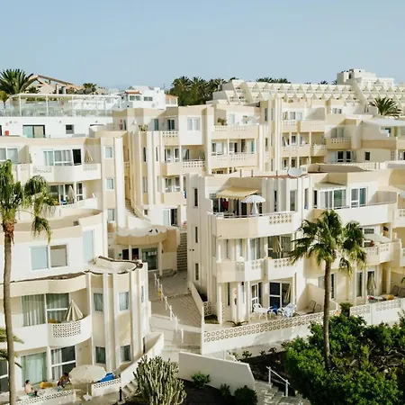 R2 Maryvent Beach Apartments-3
