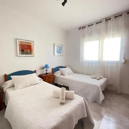 Apartamentos Copacabana Playa-2