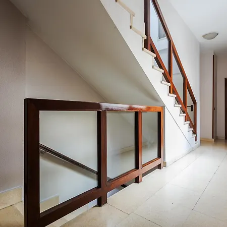 Moon Hostel Bio-2