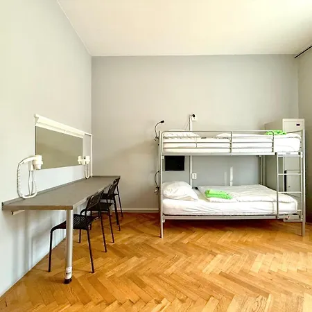 GLOBE Hostel Prague ADULTS ONLY-2
