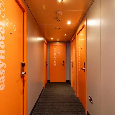 Easyhotel Edinburgh-2