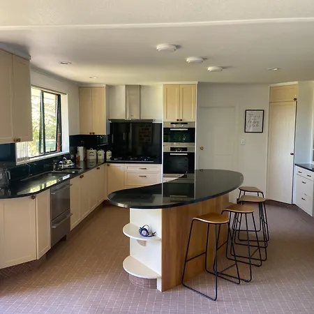 Fairhall Guest Lodge-3