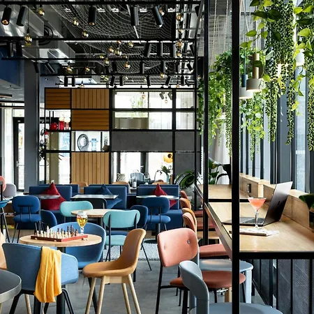 Moxy Plymouth-3