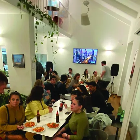 Tric Trac Hostel-2