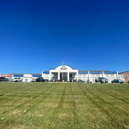 Days Inn By Wyndham Madisonville-3