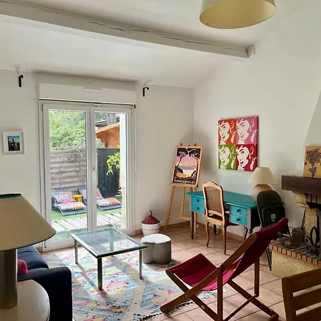Cassis Hostel-2