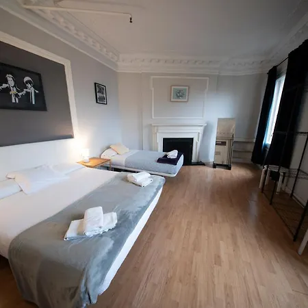 Wow Hostel Barcelona-3