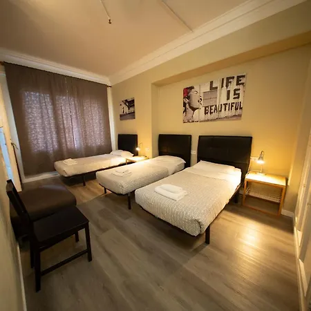 Wow Hostel Barcelona-2