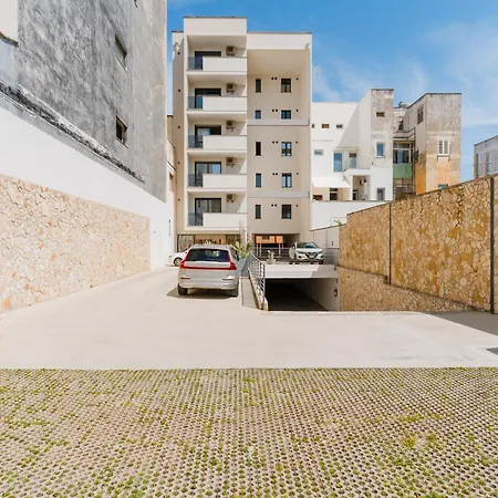 Glass House - Smart Rooms & Parking-2