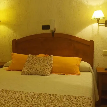 hostal Decerca Prádena-2