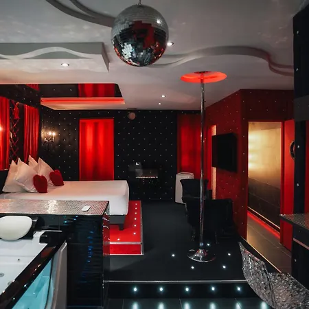 Le Cabaret Vip SPA-3