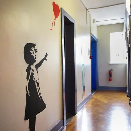 London Backpackers Youth Hostel 18 - 35 Years Old Only-2