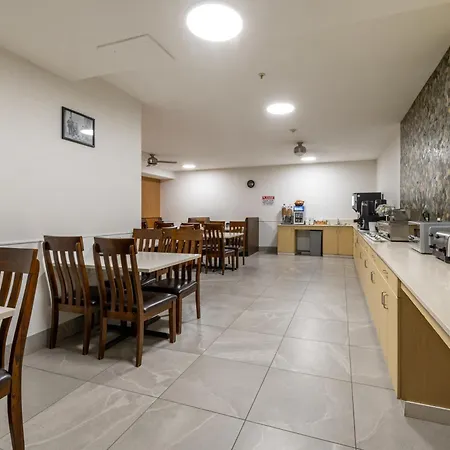Ramada Golden-2