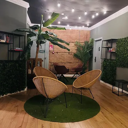 Black Swan Hostel Barcelona-3