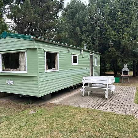 Holiday Lodge-2