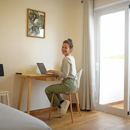 Sagres Sun Stay - Surf Camp & Hostel-3