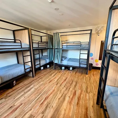 Flinders Backpackers-3