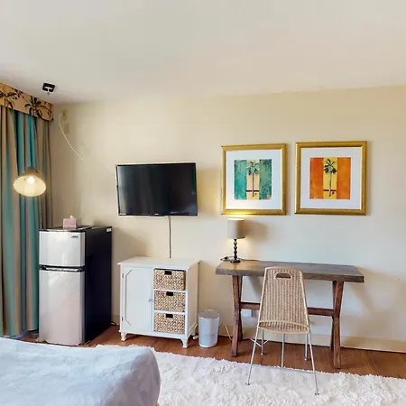 Apartments At Palms Waikiki-2