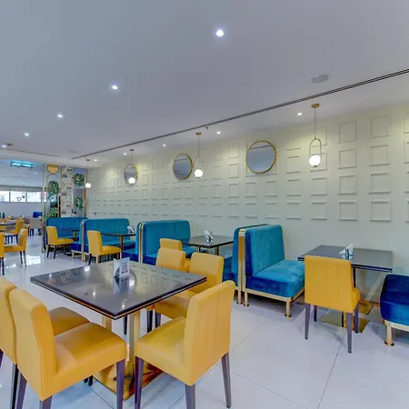 Howard Johnson Plaza By Wyndham Dubai Deira-2