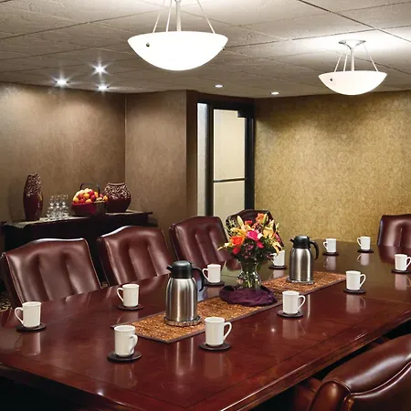 Bismarck Hotel And Conference Center-2
