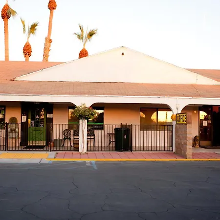 Emerald Inn & Lounge-2
