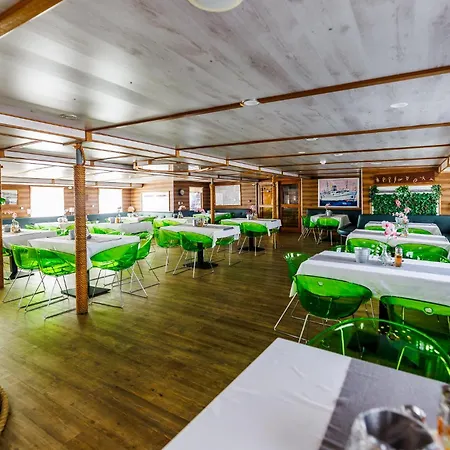 Botel Marina-3