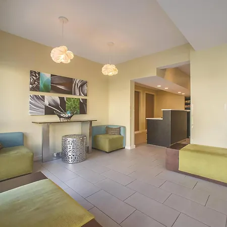La Quinta By Wyndham Collinsville - St. Louis-3