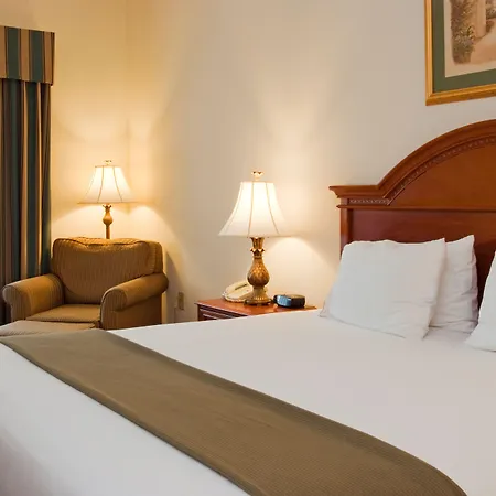 Holiday Inn Express Hotel & Suites Emporia By Ihg-2