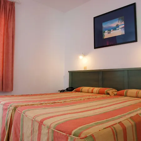 Apartamentos LIVVO Oasis-2