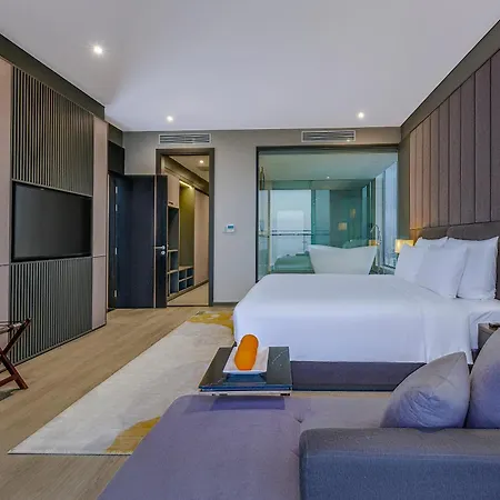 Le Sands Oceanfront Danang Hotel-2