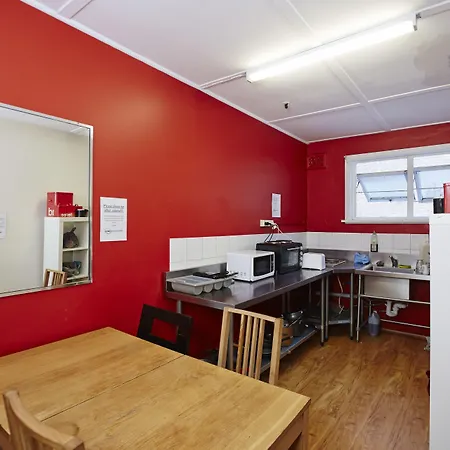 Home Backpackers-3