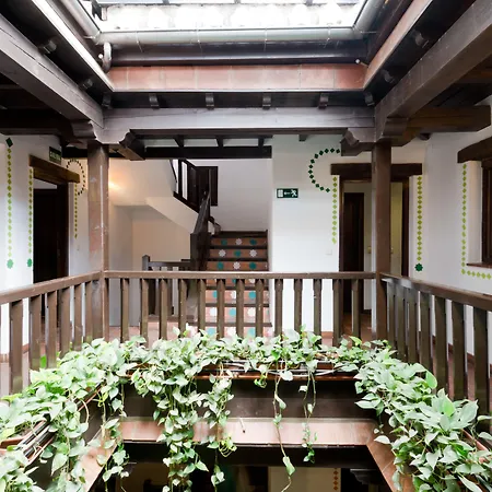 Oasis Backpackers' Hostel Granada-3