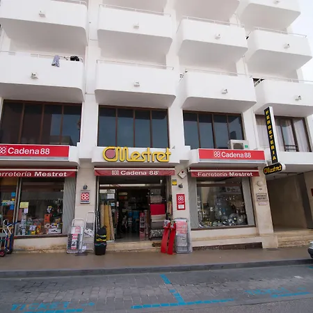 Apartamentos Mestret-3