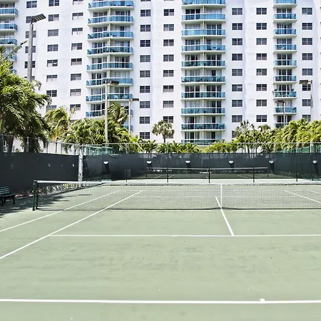 Ocean Reserve Luxury Condos Across From Sunny Isles Beach-3