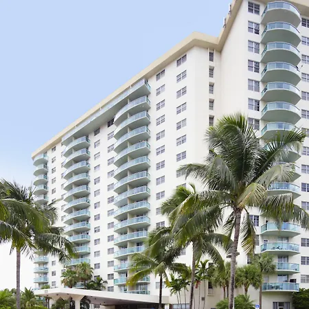 Ocean Reserve Luxury Condos Across From Sunny Isles Beach-2